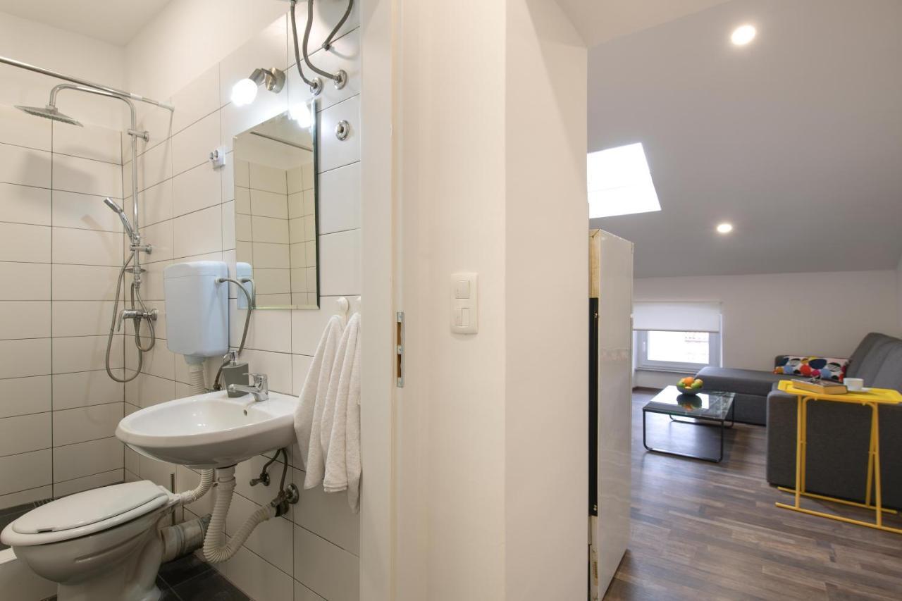 Hana - Attic Apartment In City Center Pula Exterior foto