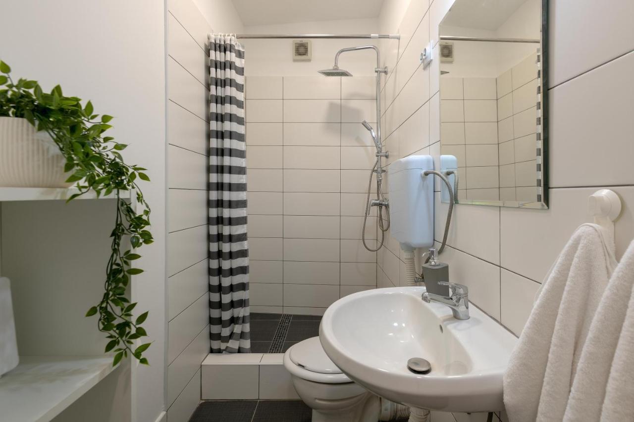 Hana - Attic Apartment In City Center Pula Exterior foto